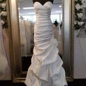 Wedding dress size 8
